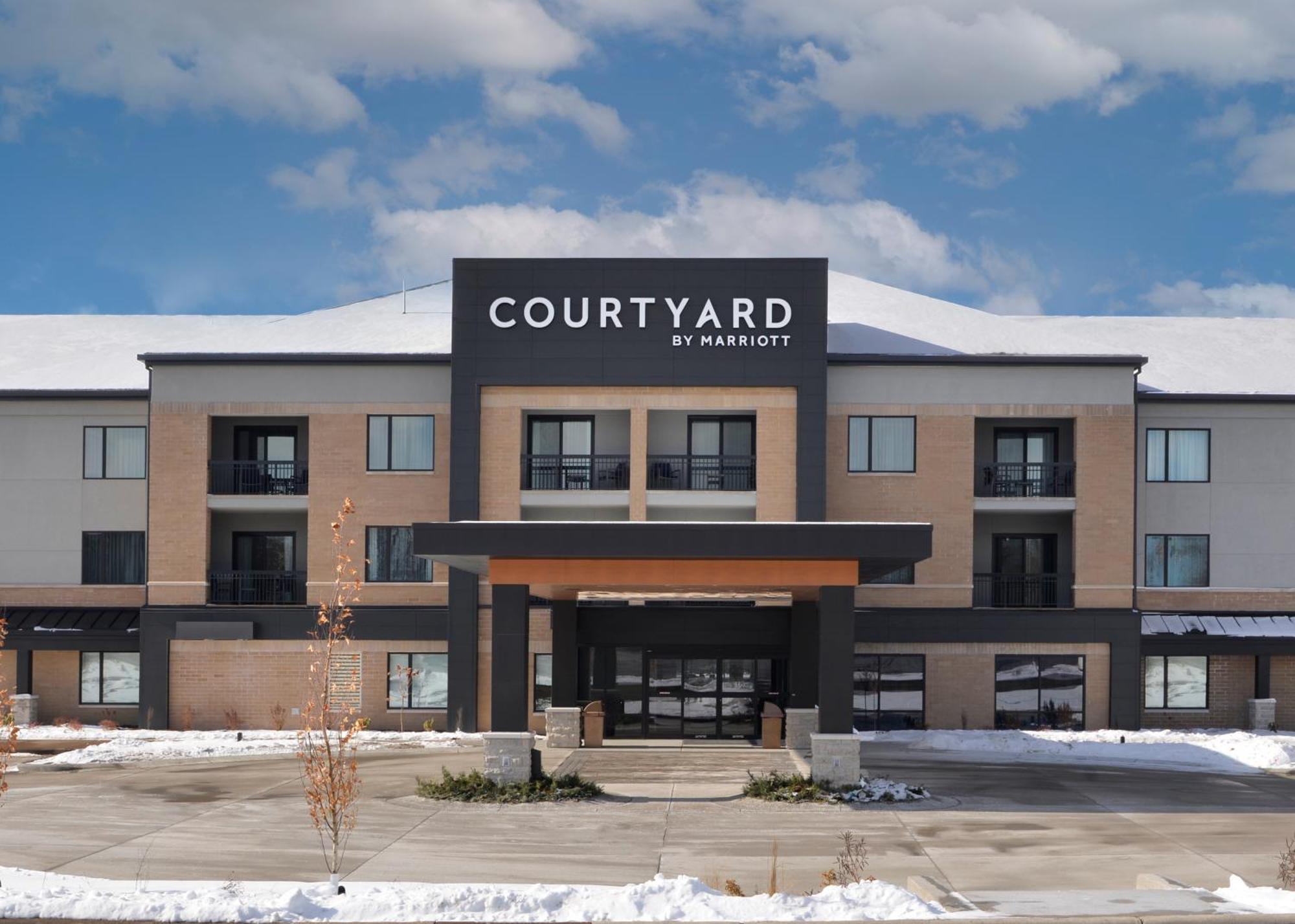 Courtyard Wausau Kültér fotó